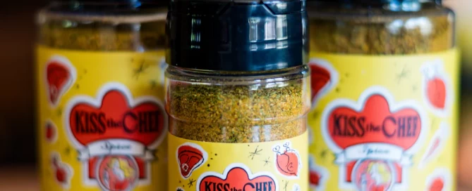 Kiss the chef Universal spice bklend on hard cooked eggs